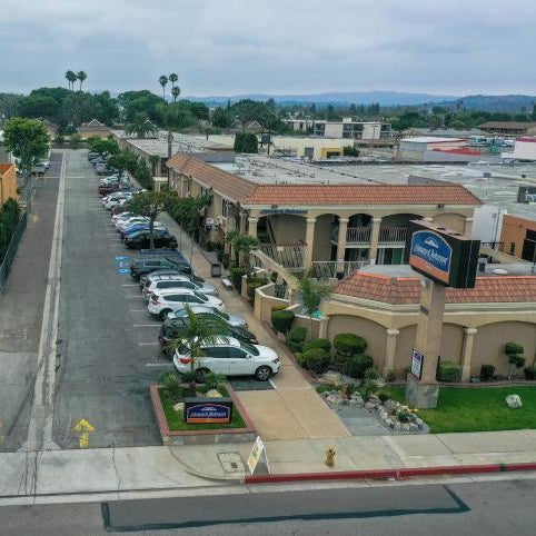 Howard Johnson by Wyndham Buena Park Thumbnail