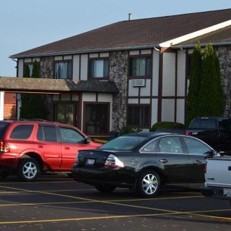 Sky Lodge Inn & Suites - Delavan Thumbnail