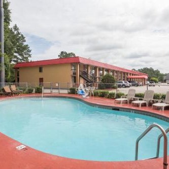 Travelodge by Wyndham Savannah Area/Richmond Hill Thumbnail