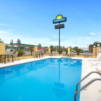 Days Inn by Wyndham Alma Thumbnail