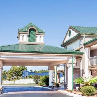Super 8 by Wyndham Marianna Thumbnail