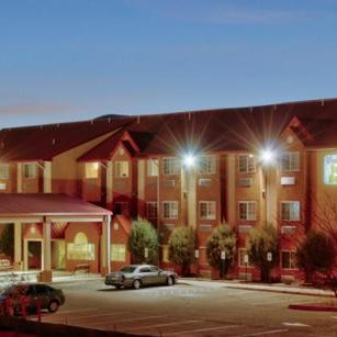 Western Skies Inn & Suites Thumbnail