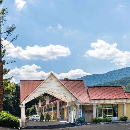 Super 8 by Wyndham Caryville TN Thumbnail