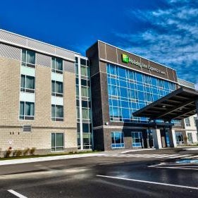 Holiday Inn Express & Suites Vaudreuil-Dorion By IHG