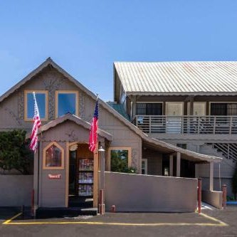 Econo Lodge Inn & Suites Thumbnail
