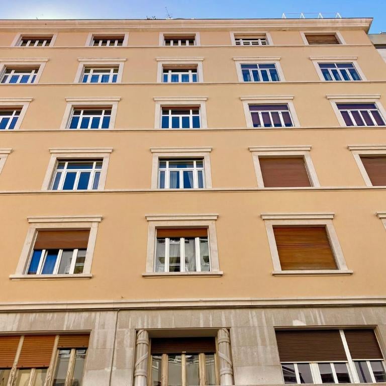 Residence Neverin Luxury Apartments-Private Garage
