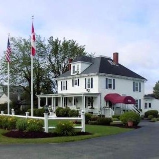 Carriage House Motel Cottages & Suites Thumbnail