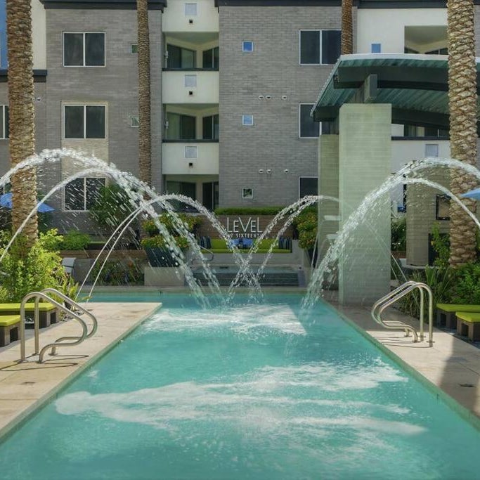 Loft with Views-King Beds-Shop & Dine-1mi & Parking 4058 Thumbnail