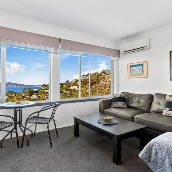 Spectacular Views - One Bedroom Unit - Free Parking - Free WIFI Thumbnail