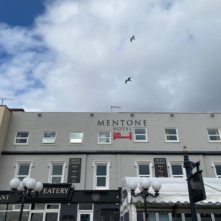 Bay view rooms at Mentone Hotel Thumbnail