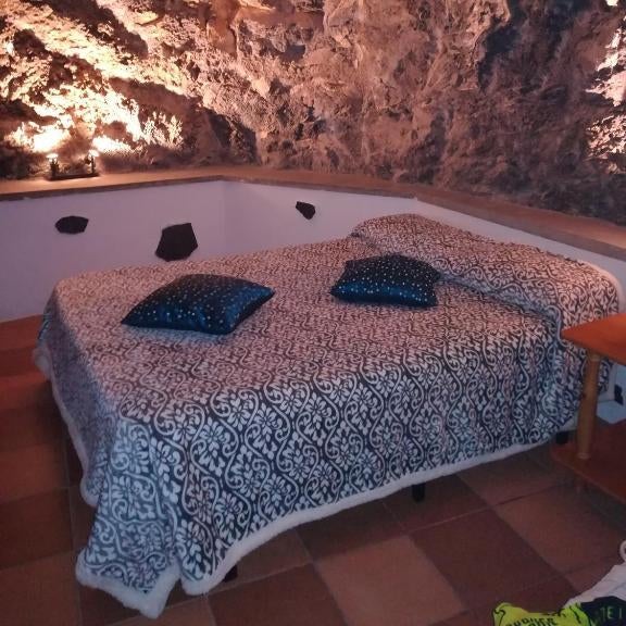 CASA CUEVA y CASITA RURAL EL PERUCHO