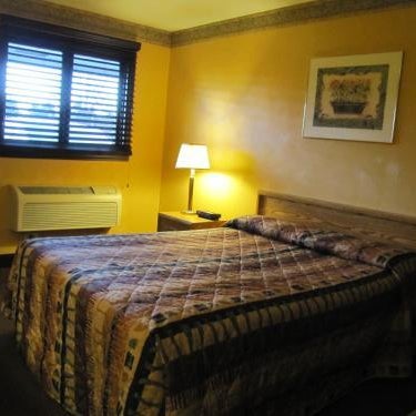 Colonial Inn Mercer-Grove City Thumbnail