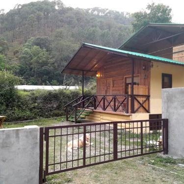 Whistling Thrush Chalet