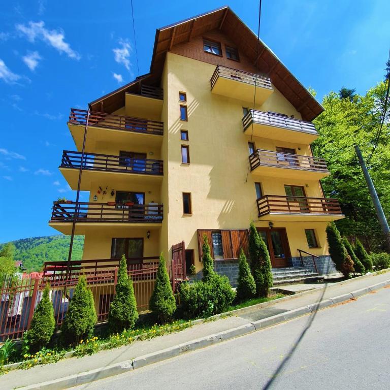Forest Apartments Thumbnail