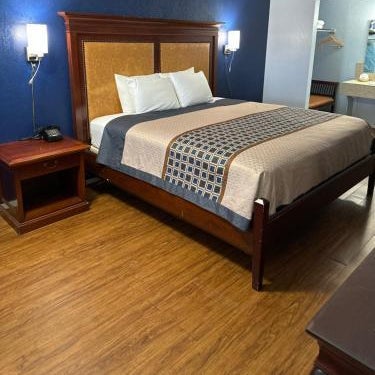 Tanglewood Motel Thumbnail