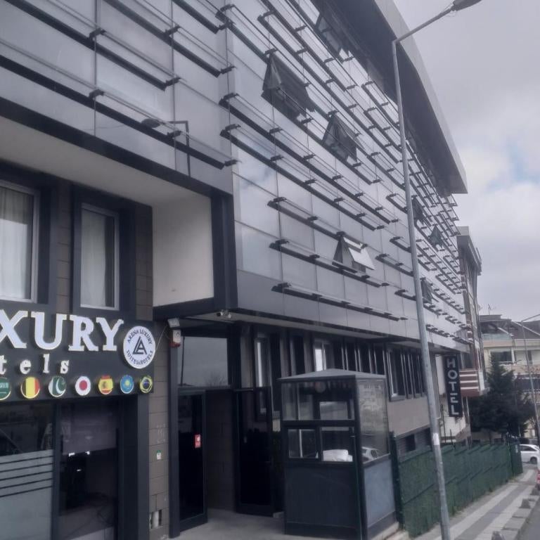 Royal Luxury Hotels Suites Thumbnail