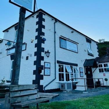 The Yew Tree at Longhope Thumbnail