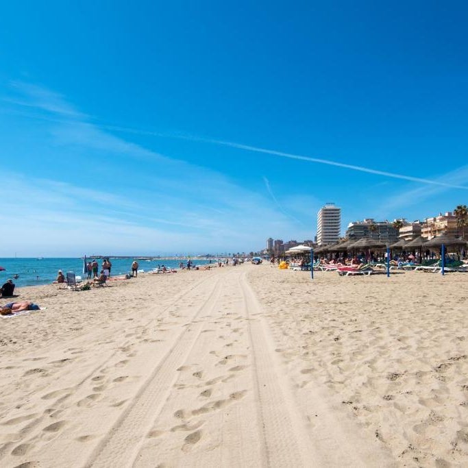 LOS BOLICHES 2ND LINE BEACH APARTMENT
