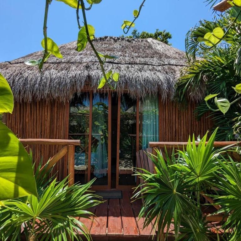 Stunning 6 Private Villas & PH WIFI AC POOL GYM Thumbnail