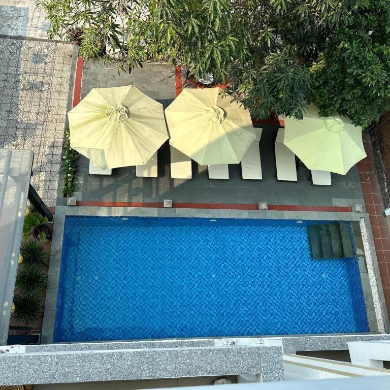 Hotel Front Beach Thumbnail