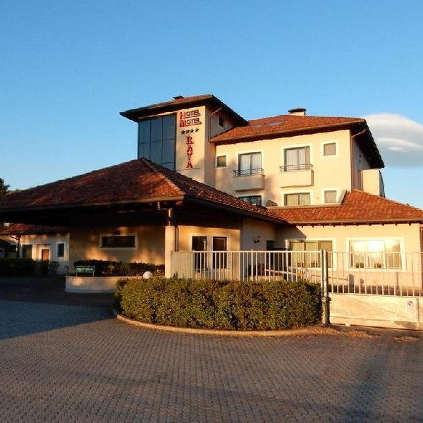 Raya Hotel