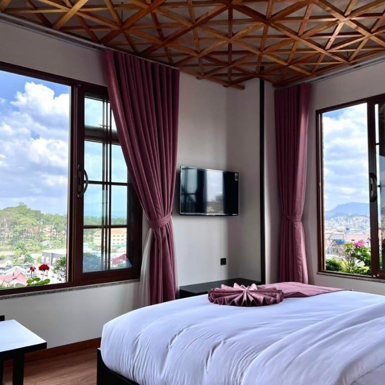 Brick House Dalat Hotel Thumbnail