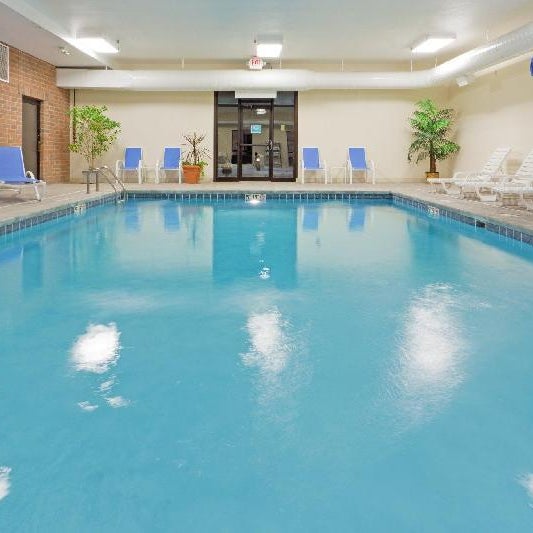Holiday Inn Express Hotel & Suites Kent State University By IHG Thumbnail