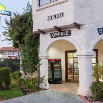 Days Inn by Wyndham Castaic Six Flags Magic Mountain Thumbnail