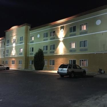 Ramada by Wyndham Glendale Heights/Lombard Thumbnail