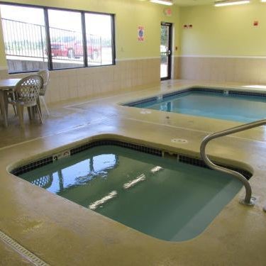 Days Inn by Wyndham Jefferson City Thumbnail