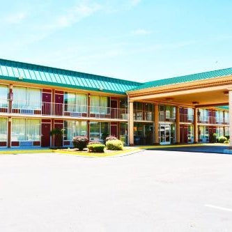 Red Roof Inn & Suites Cave City Thumbnail