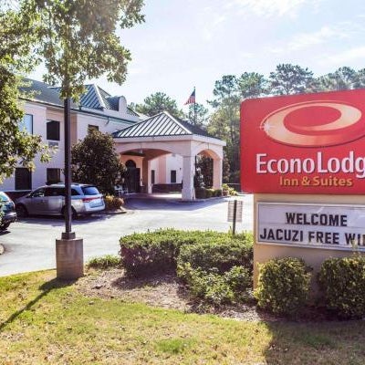 Econo Lodge Inn & Suites Marietta Thumbnail