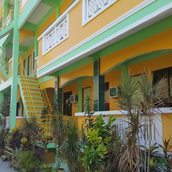 White Beach Hotel Puerto Galera powered by Cocotel