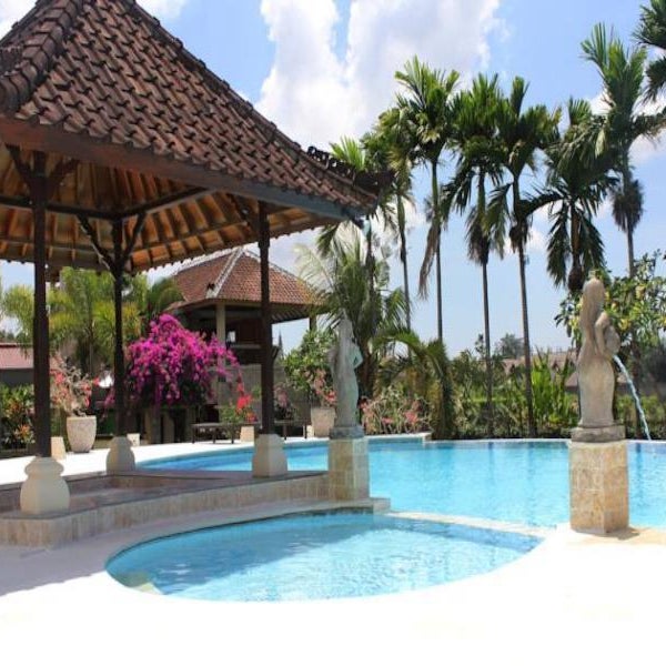 Nipuri Hotel & Villa