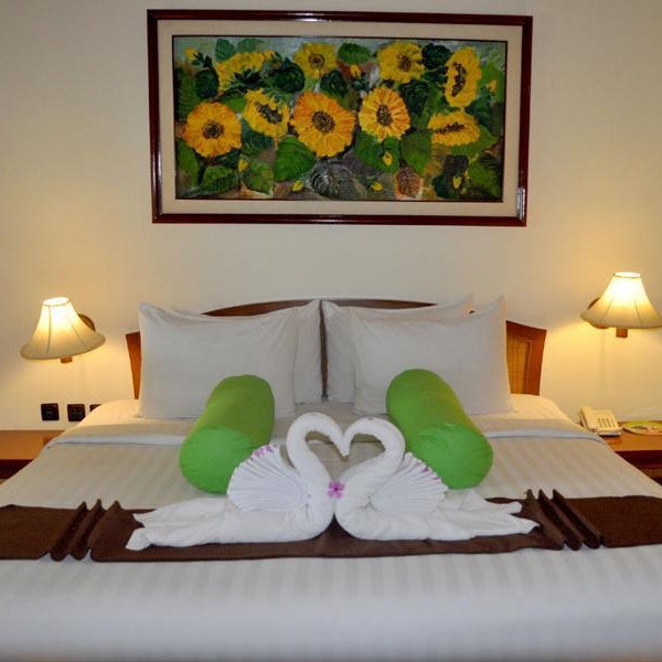 Grand Whiz Hotel Trawas Thumbnail