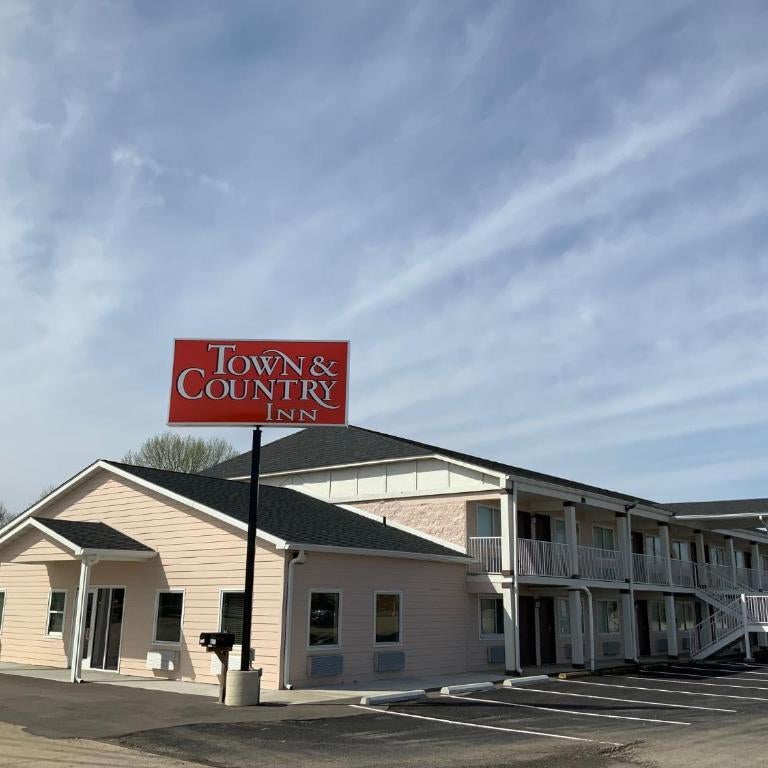 Days Inn by Wyndham Troy IL Thumbnail