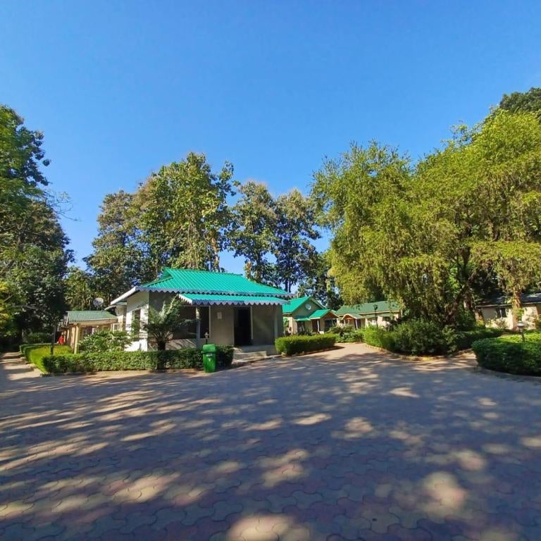 Tuskers Den Forest Resort