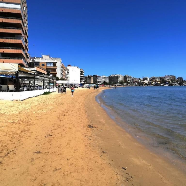 3 Bedroom 150 m from the beach