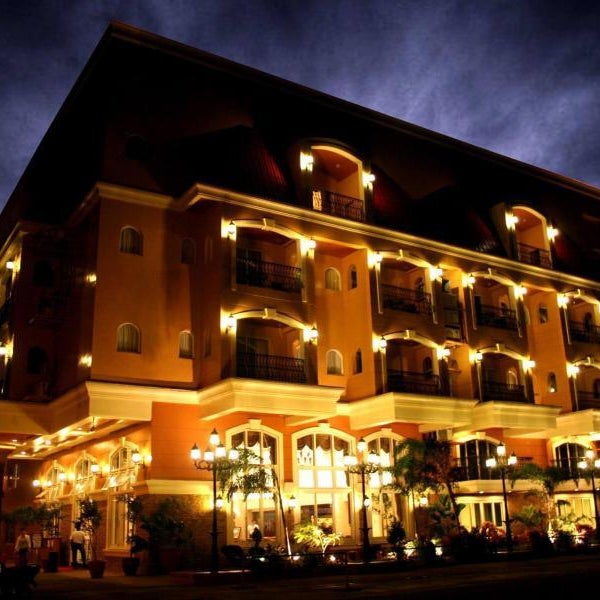 Villa Caceres Hotel