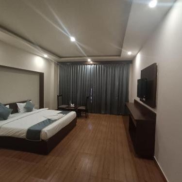 Super Townhouse Oak Mahadevapura Opposite Phoenix Mall Formerly Grand Wilton Inn Thumbnail
