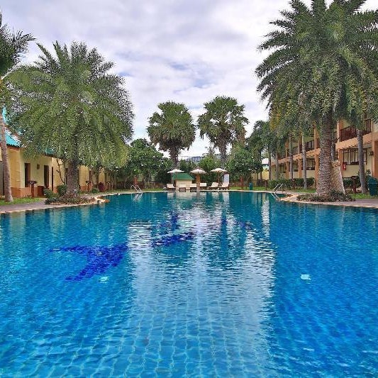 The Green Beach Resort