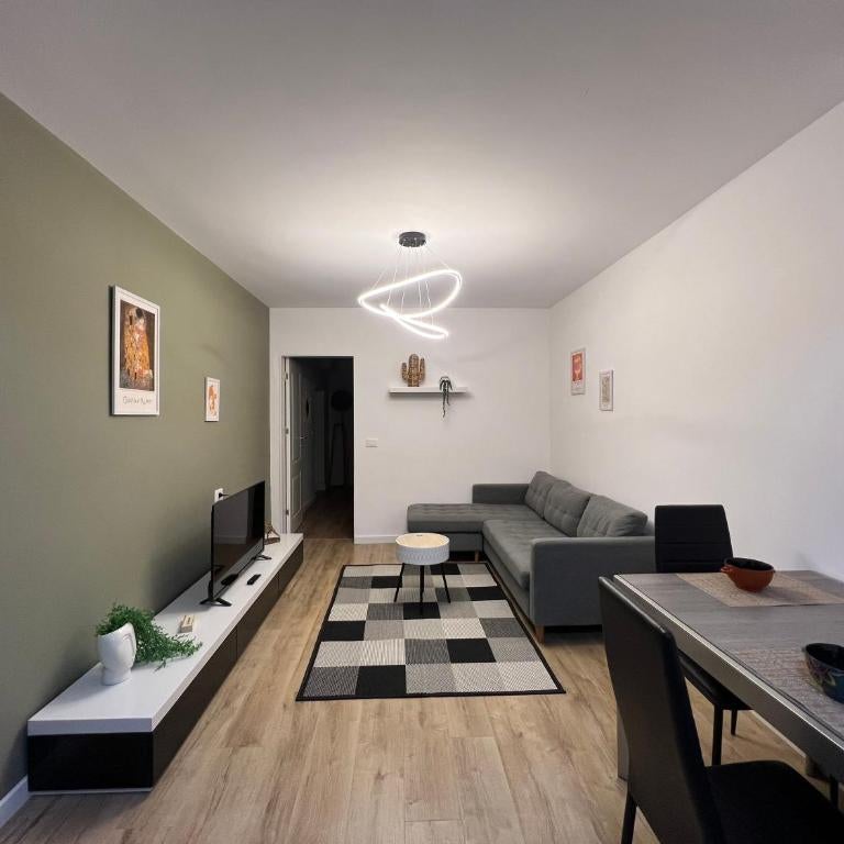 New Bazaar Cane Apartment 3 Thumbnail