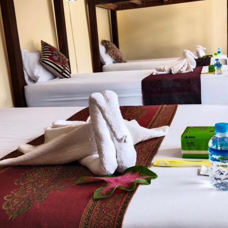 99 BACKPACKERS pakbeng Thumbnail