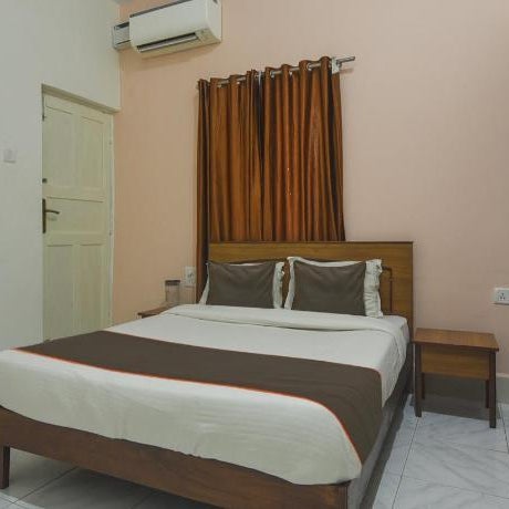 FabExpress Joey's Place - Nr Panjim Thumbnail