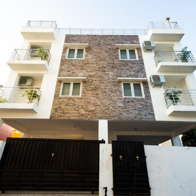 Royal Beach Service Apartment