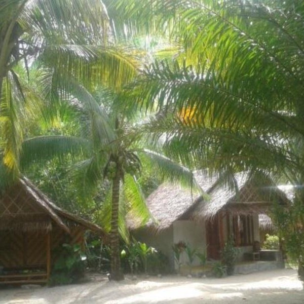The Bananas Bungalows & Restaurant