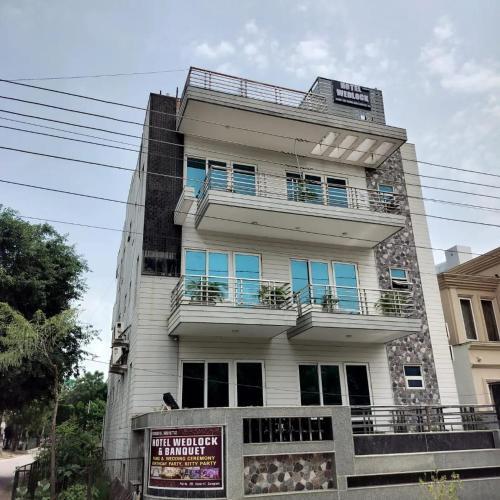 The Byke Express - Medicity Near Medanta Hospital - Pan India Pure Veg Hotel Chain