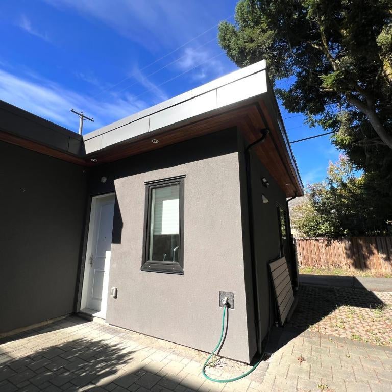 Brand New Modern Laneway House Thumbnail