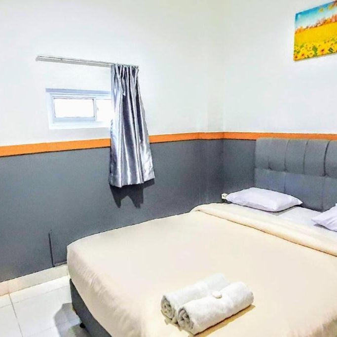 Ian Hotel Jaksa Mitra RedDoorz Thumbnail