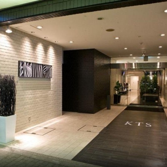 Hamilton Hotel Black